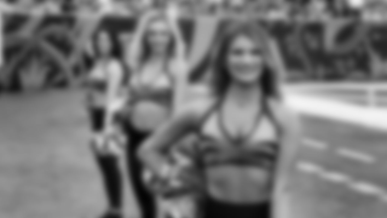 191007-Ben-Gals_Cheerleaders_Cardinals_WK5_15