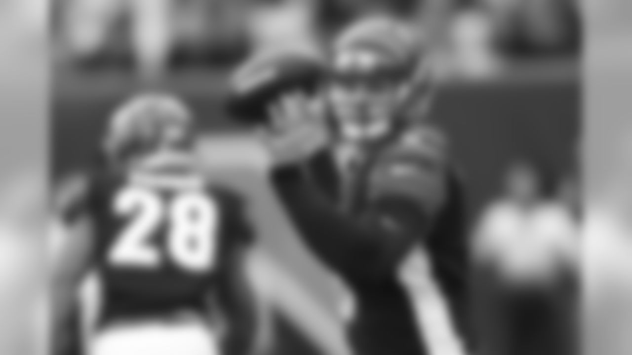 Cincinnati Bengals quarterback Jeff Driskel passes in the second half of an NFL football game against the Cleveland Browns, Sunday, Nov. 25, 2018, in Cincinnati. (AP Photo/Gary Landers)