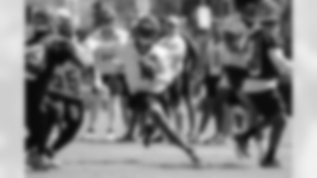 WR Ja'Marr Chase runs the ball during practice at the Kettering Health Practice Fields on Thursday, August 31, 2023.