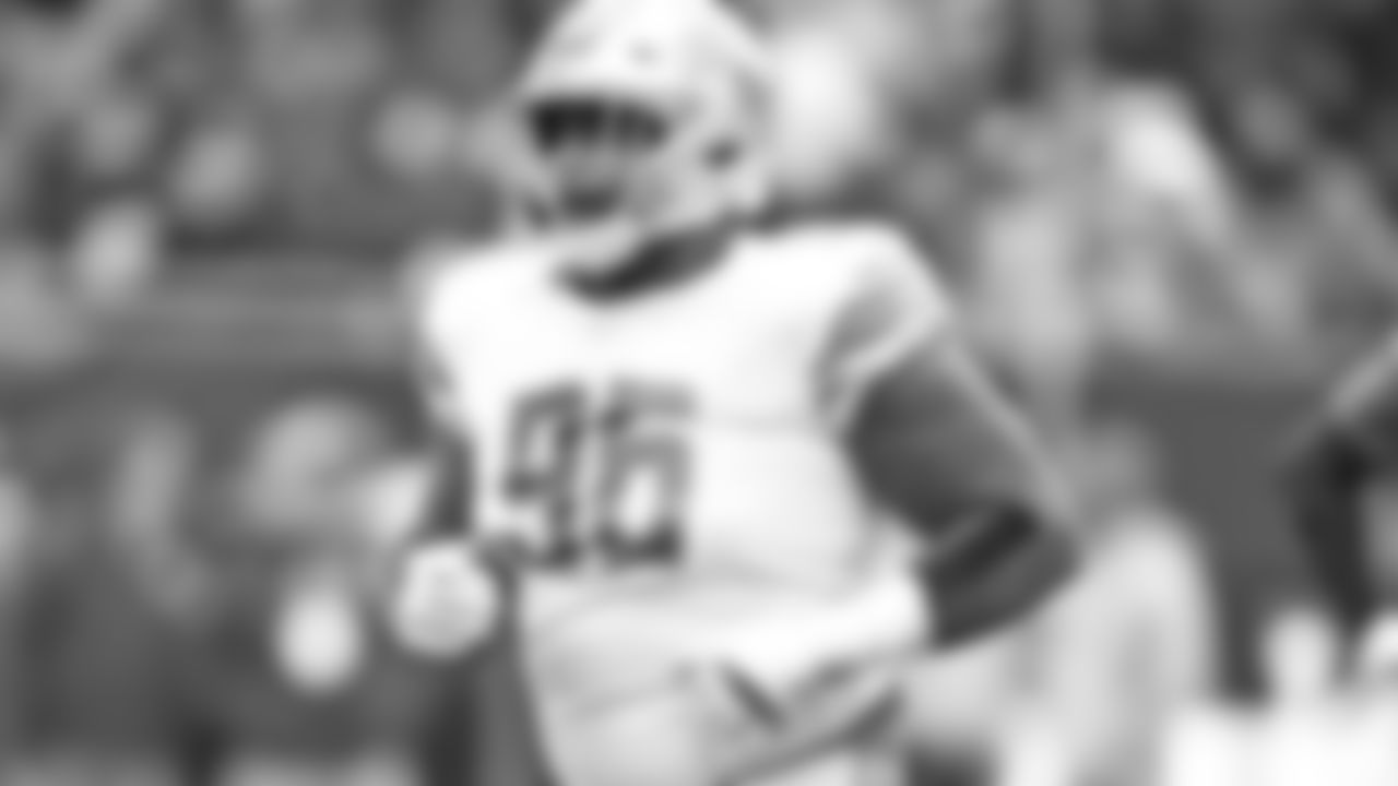 DT Mike Daniels (76)