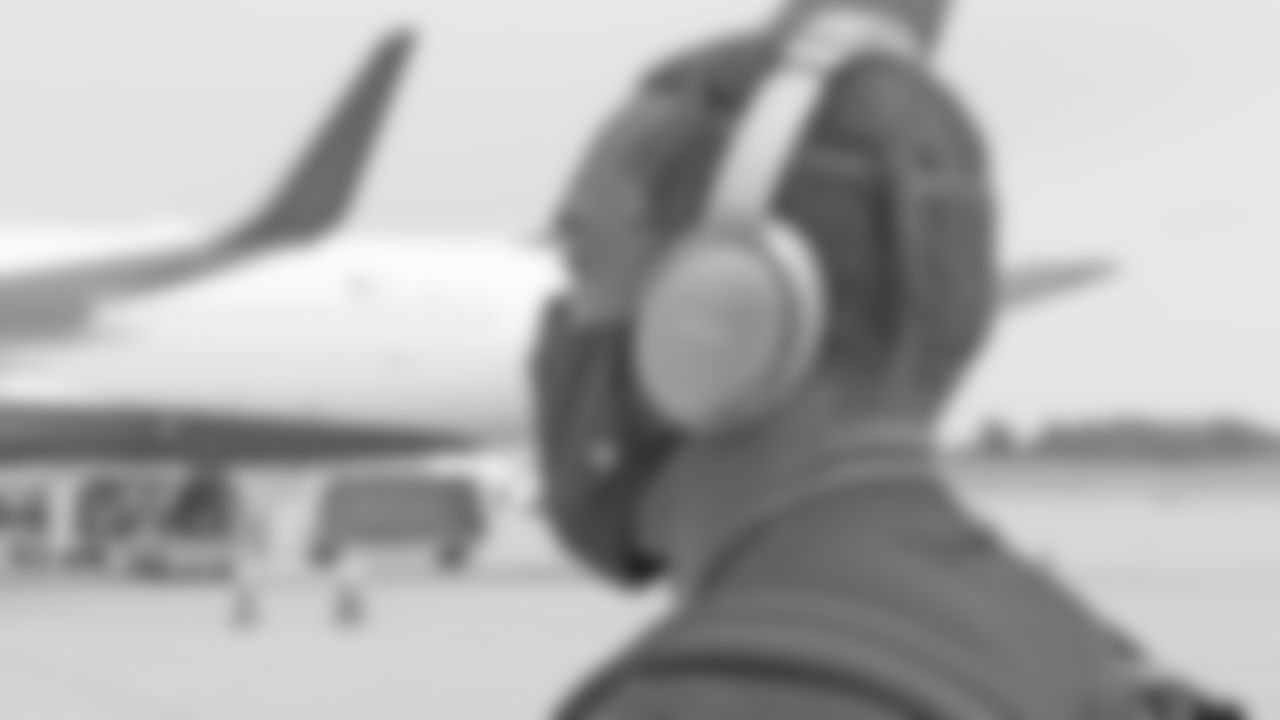 CB William Jackson III travels with the team to Cleveland.