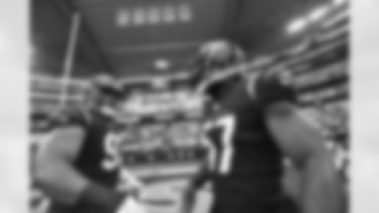 DT B.J. Hill and LB Germaine Pratt(Right) greet each other before the Bengals take on the Dallas Cowboys during Week 2 of the 2022 NFL Season.