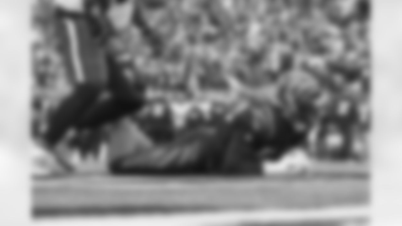 DE Joseph Ossai secures his first career touchdown during the second quarter of Week 18 against the Baltimore Ravens at Paycor Stadium in Cincinnati, Ohio on Sunday, January 8 2023.