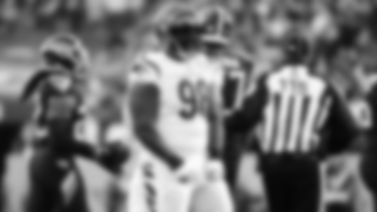 Defensive tackle D.J. Reader flexes after stopping Titans running back Derrick Henry for a loss in the first quarter of the AFC Divisional Round.