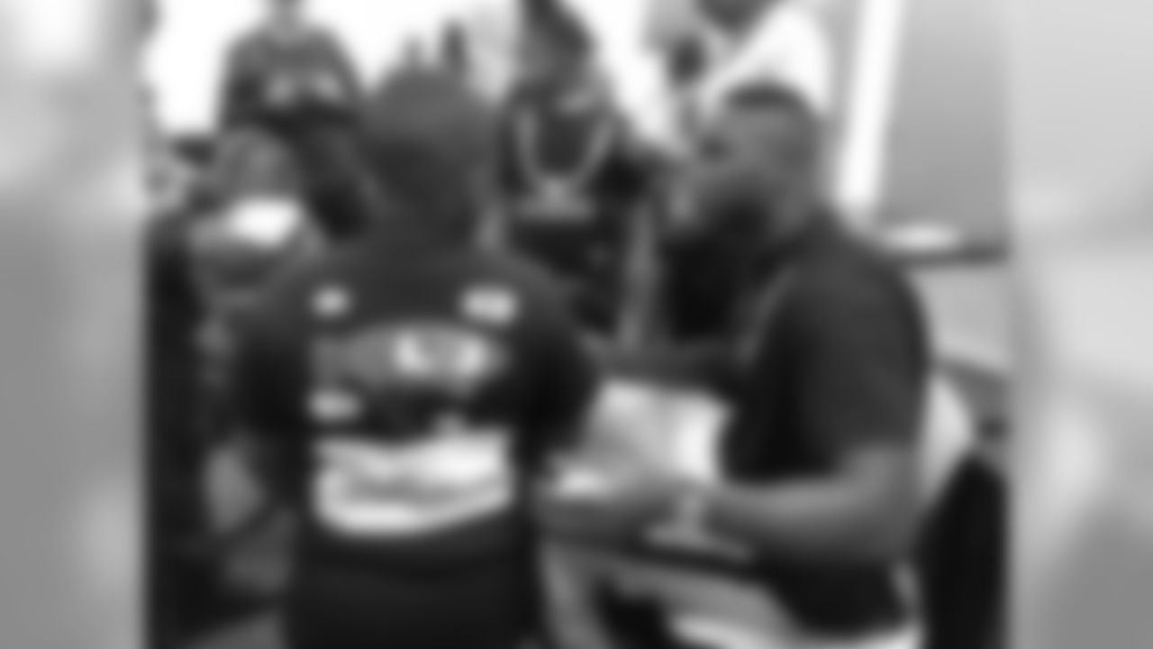 181001-Dunlap-Carlos_community_service (11)