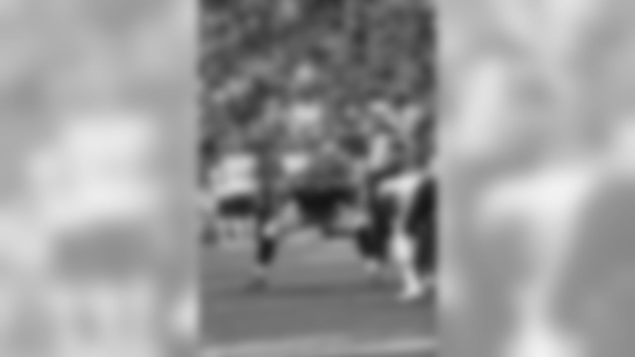 TE Tyler Kroft