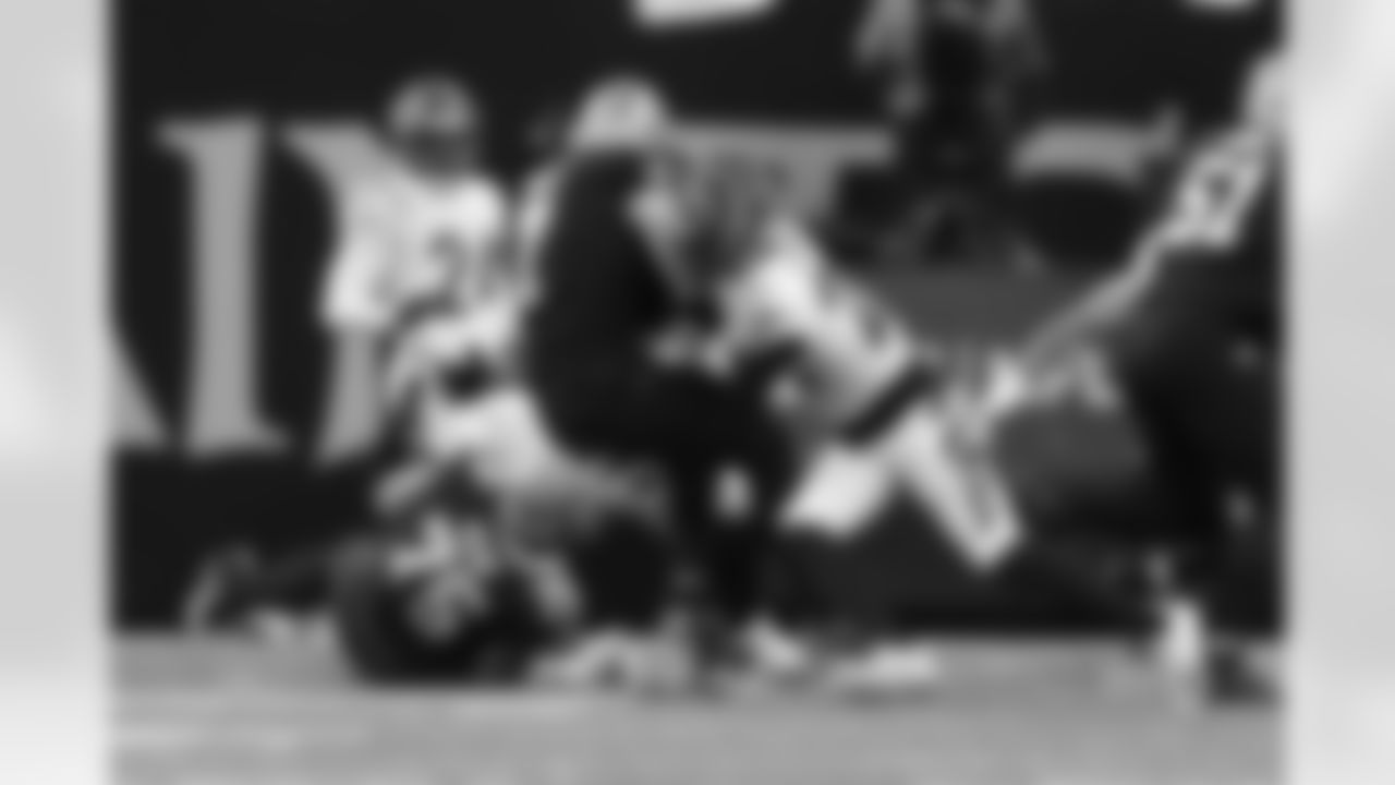 CB Eli Apple