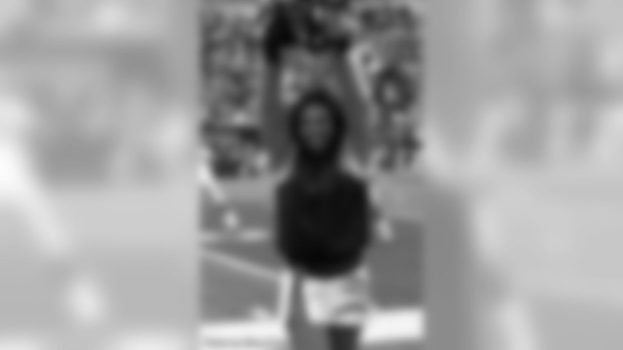 Cheerleaders 06-83
