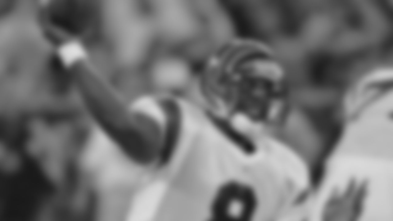 1995: Quarterback Jeff Blake in action.