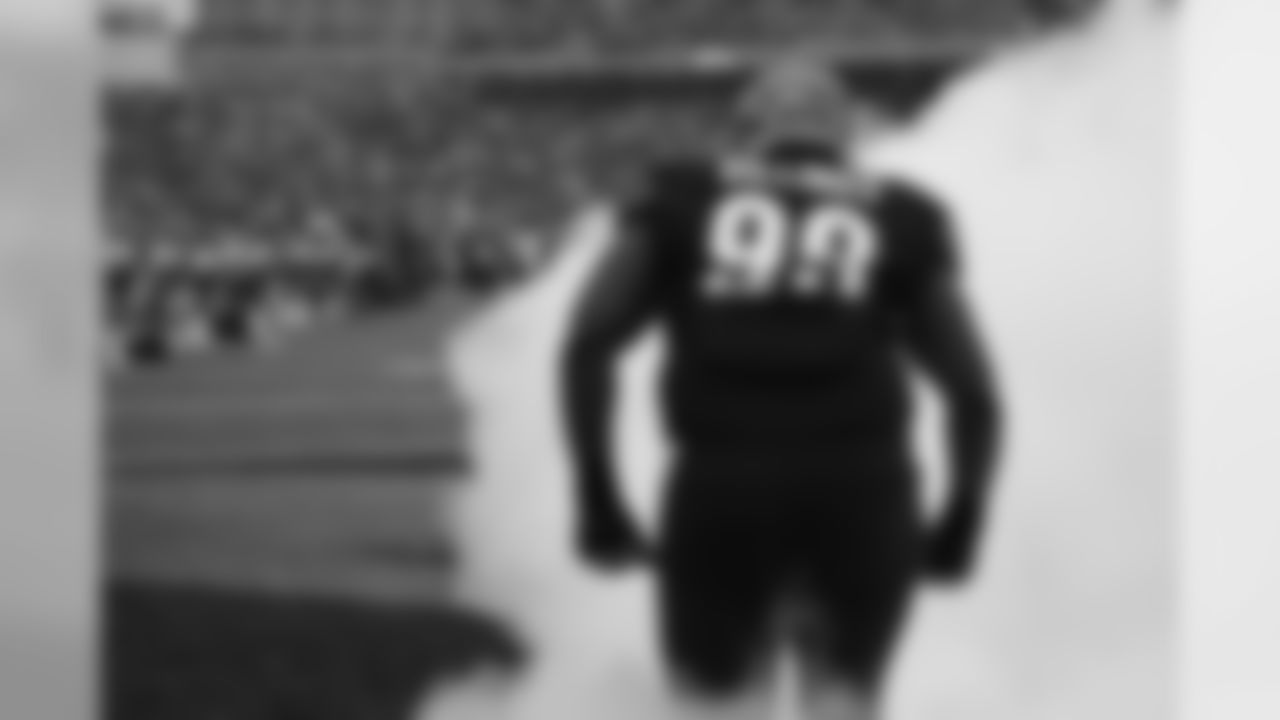 Defensive tackle Andrew Billings runs out onto the field at Paul Brown Stadium before a game against the Pittsburgh Steelers.