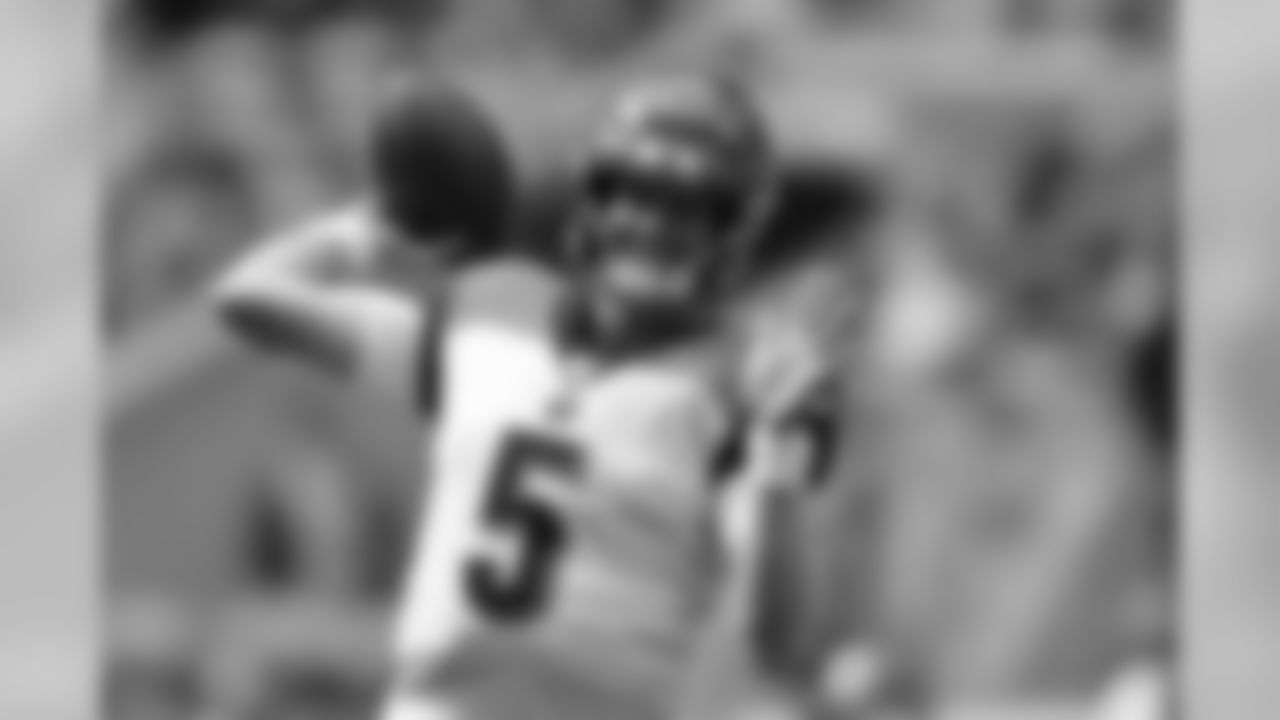 Cincinnati Bengals backup quarterback Ryan Finley warms up before an NFL football game against the Seattle Seahawks, Sunday, Sept. 8, 2019, in Seattle. (AP Photo/Stephen Brashear)