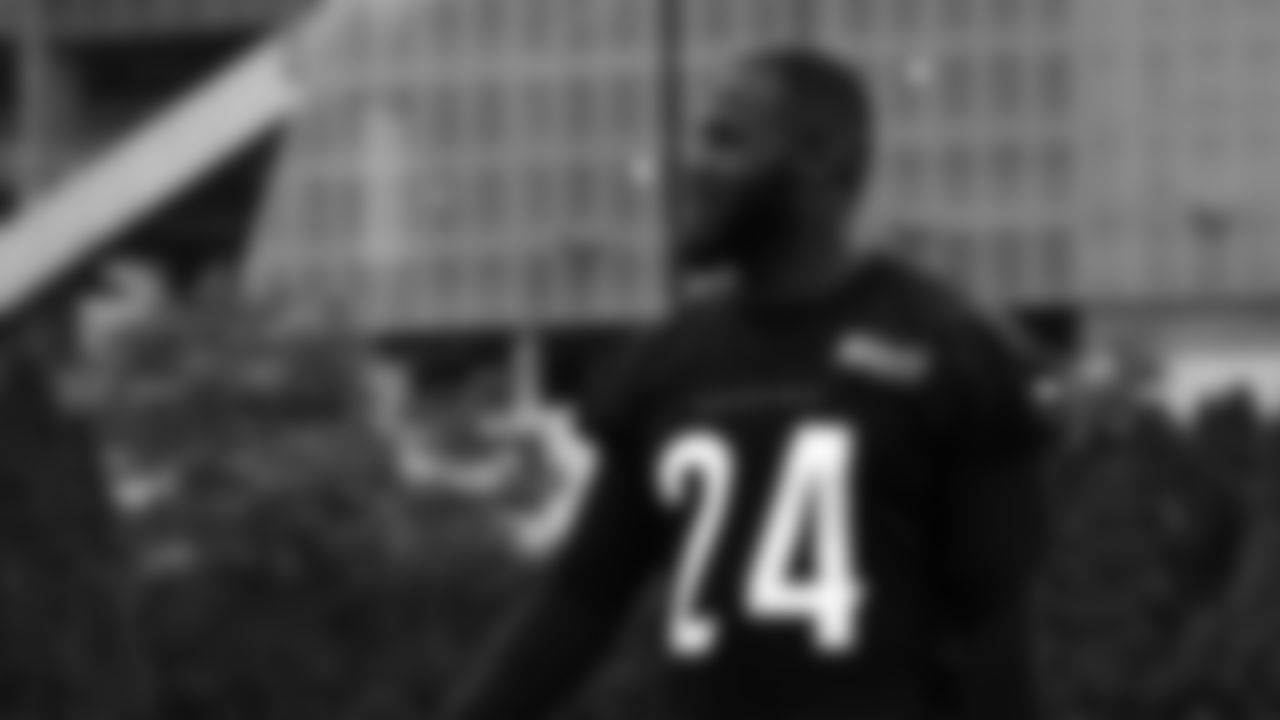 S Vonn Bell
