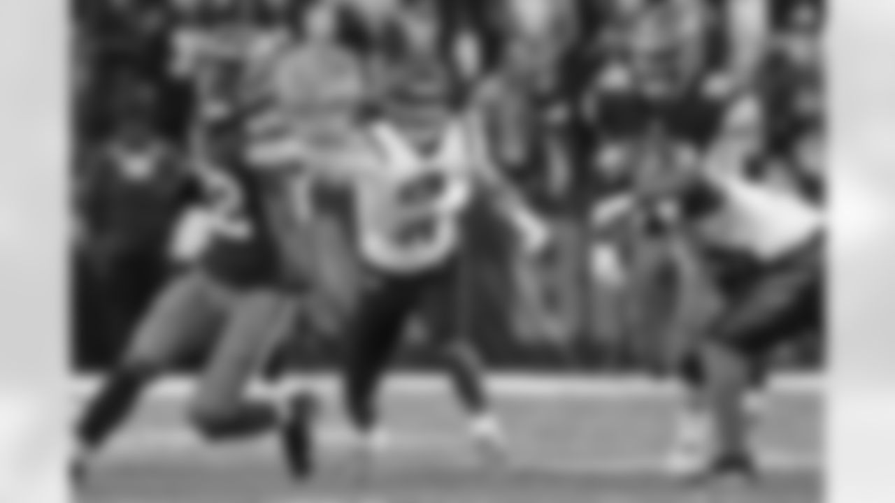 WR Trent Taylor returns a kick during the Week 8 Bengals-Browns game during the 2022 NFL Season.