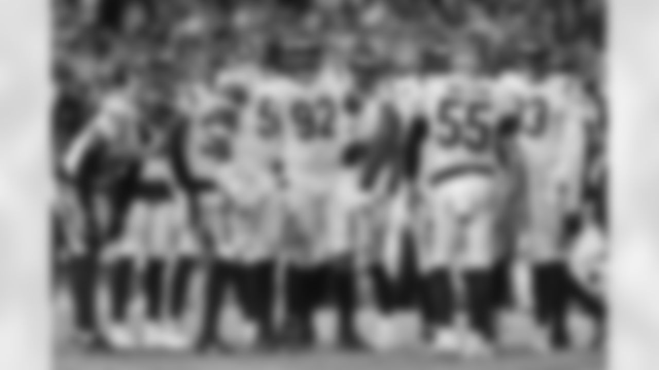 The Bengals defense huddles in the third quarter of the Bengals-Buccaneers game in Week 15 at Raymond James Stadium in Tampa Bay, Florida on Sunday, December 18 2022.