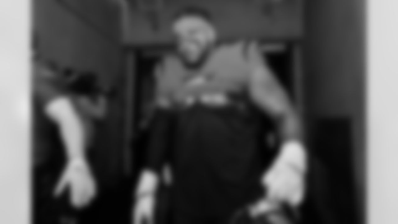 OT La'el Collings walks out to the field before the Bengals played the Chiefs in Week 13 of the 2022 season at Paycor Stadium.
