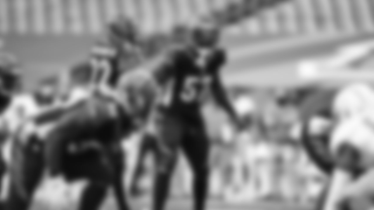 Linebacker Germaine Pratt lines up the defense against the Los Angeles Chargers in Week 1 of the 2020 NFL season.