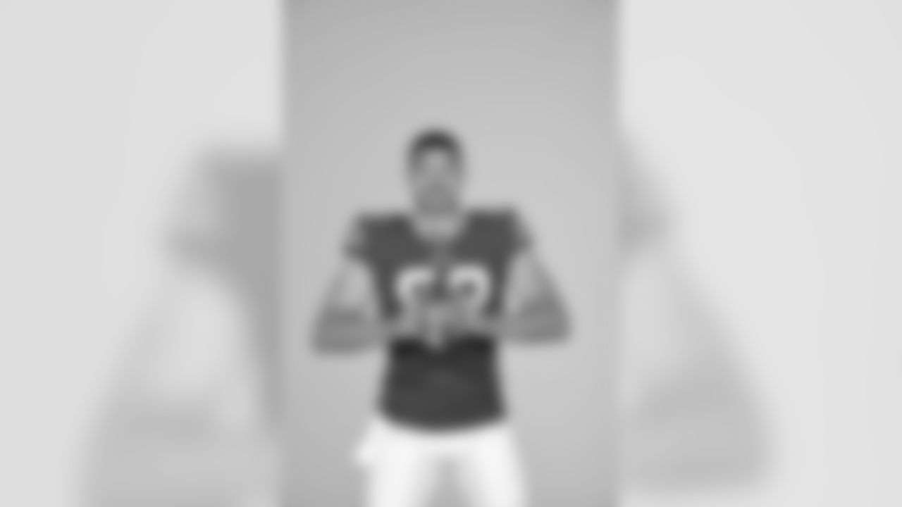 TE Logan Thomas, No. 82