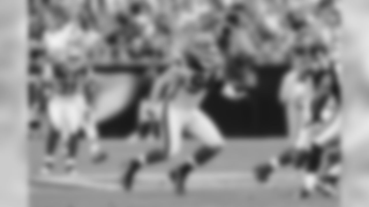 2001 | Aaron Schobel, DE | TCU
Schobel was selected 46th overall, and spent all nine seasons of his career as a Buffalo Bill. He was named to the Pro Bowl in 2006 and 2007, and his 78 sacks as a Bill ranks second in franchise history.