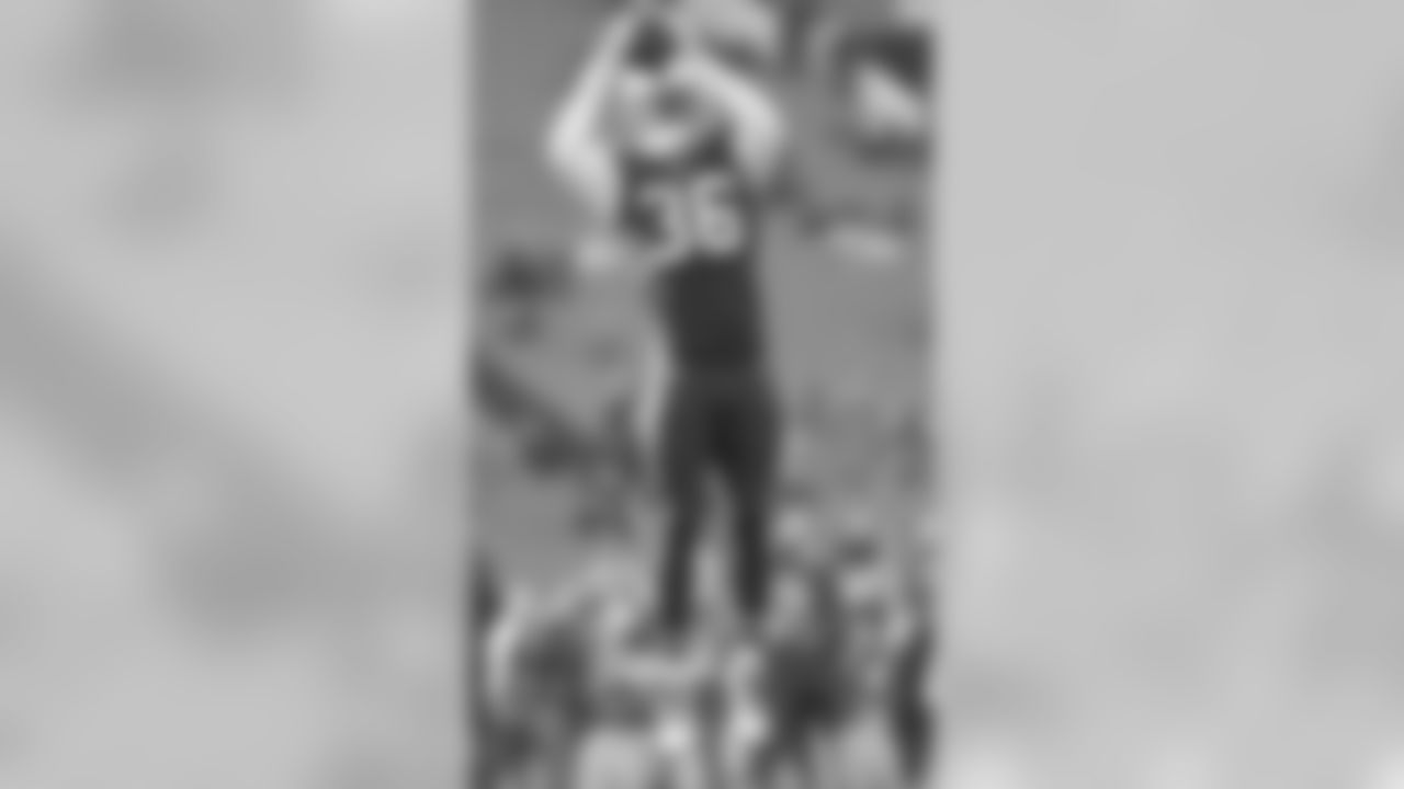 Trae Elston #36, S