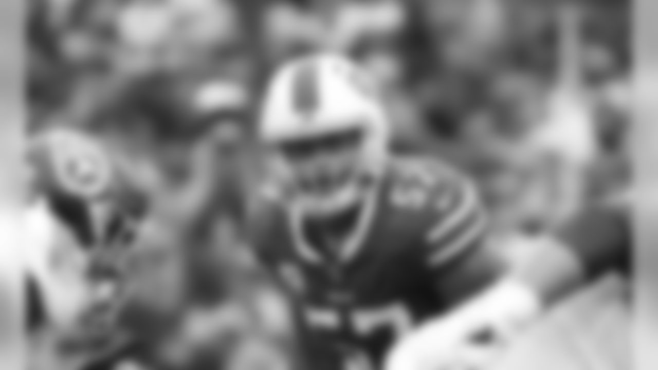 Buffalo Bills linebacker Lorenzo Alexander (57) - Buffalo Bills vs Tennessee Titans at New Era Field.
Photo by Kevin Hoffman
October 7, 2018