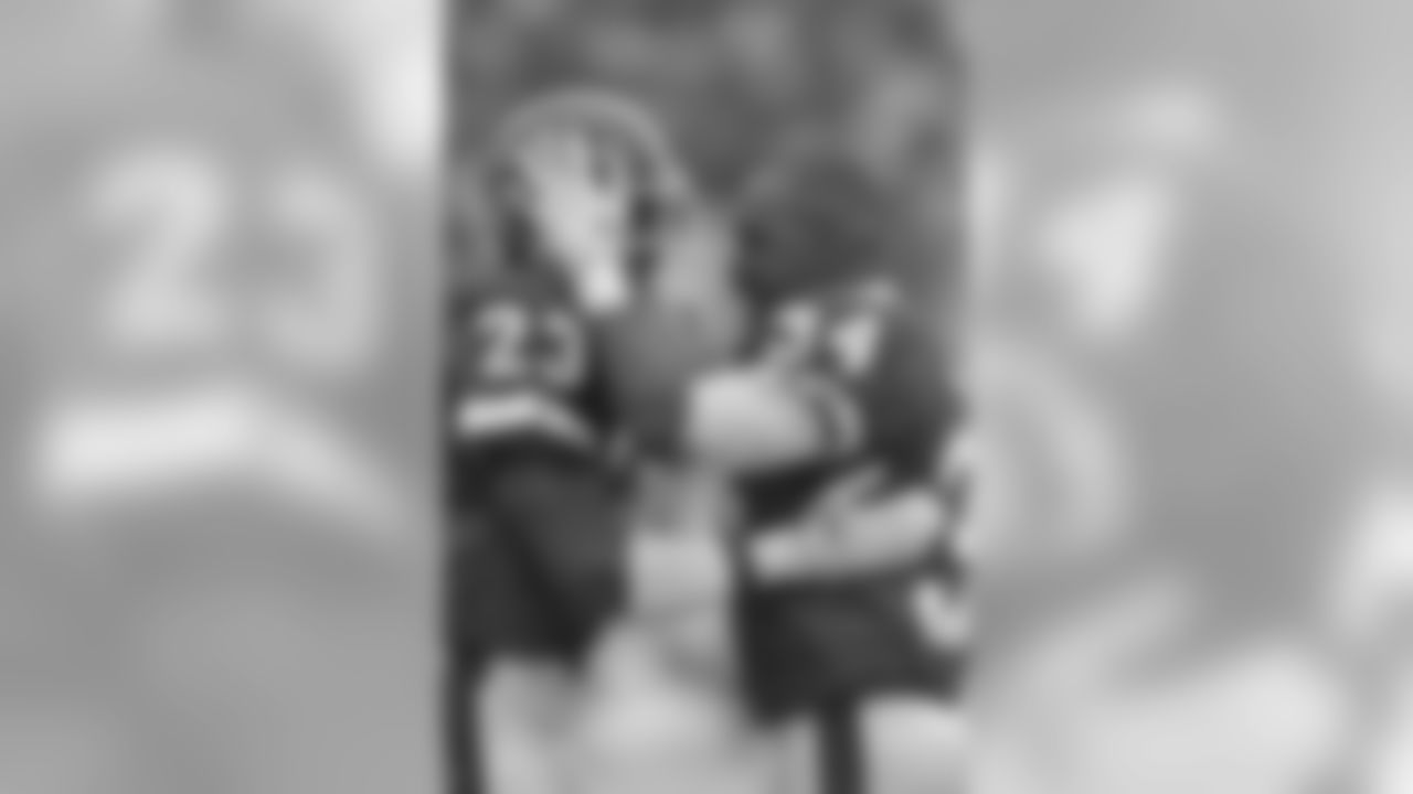 #23 Kenneth Davis, #34 Thurman Thomas