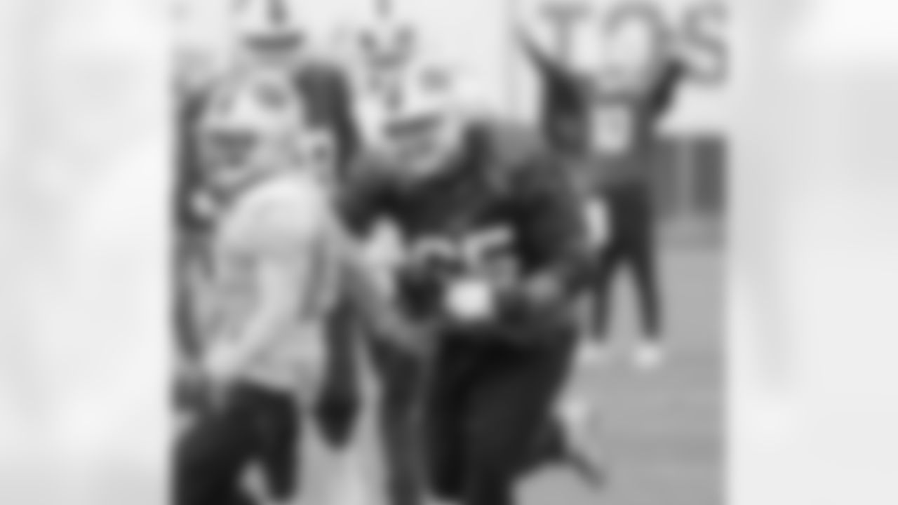 Ike Boettger (65). Buffalo Bills Week 11 practice, November 17, 2021. Photo by Bill Wippert