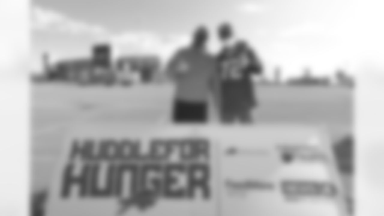 Buffalo Bills Huddle for Hunger, Bills Stadium, September 18, 2020. Photo by Sara Schmidle