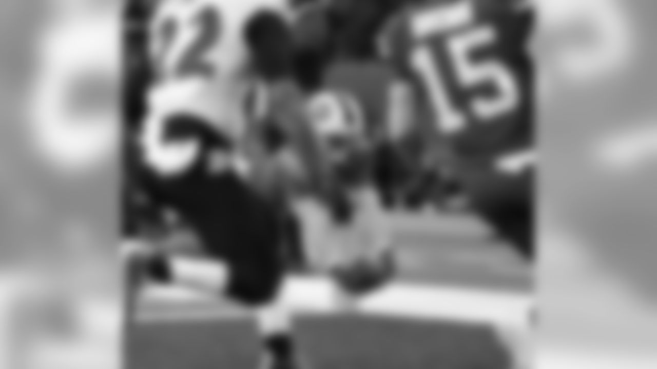 Buffalo Bills wide receiver Cole Beasley (10) Buffalo Bills vs Baltimore Ravens at New Era Field, December 7, 2019. Photo by Jeffrey T. Barnes