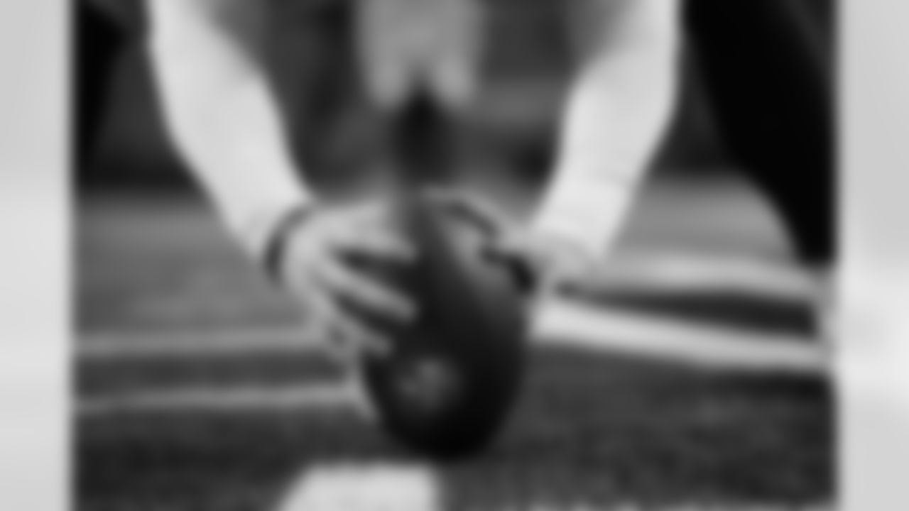 Reid Ferguson (69) snaps the ball. Buffalo Bills vs New York Jets at Highmark Stadium, January 9, 2022. Photo by Ben Green