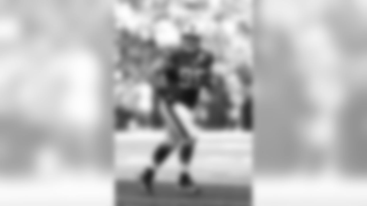 #95 DT Kyle Williams