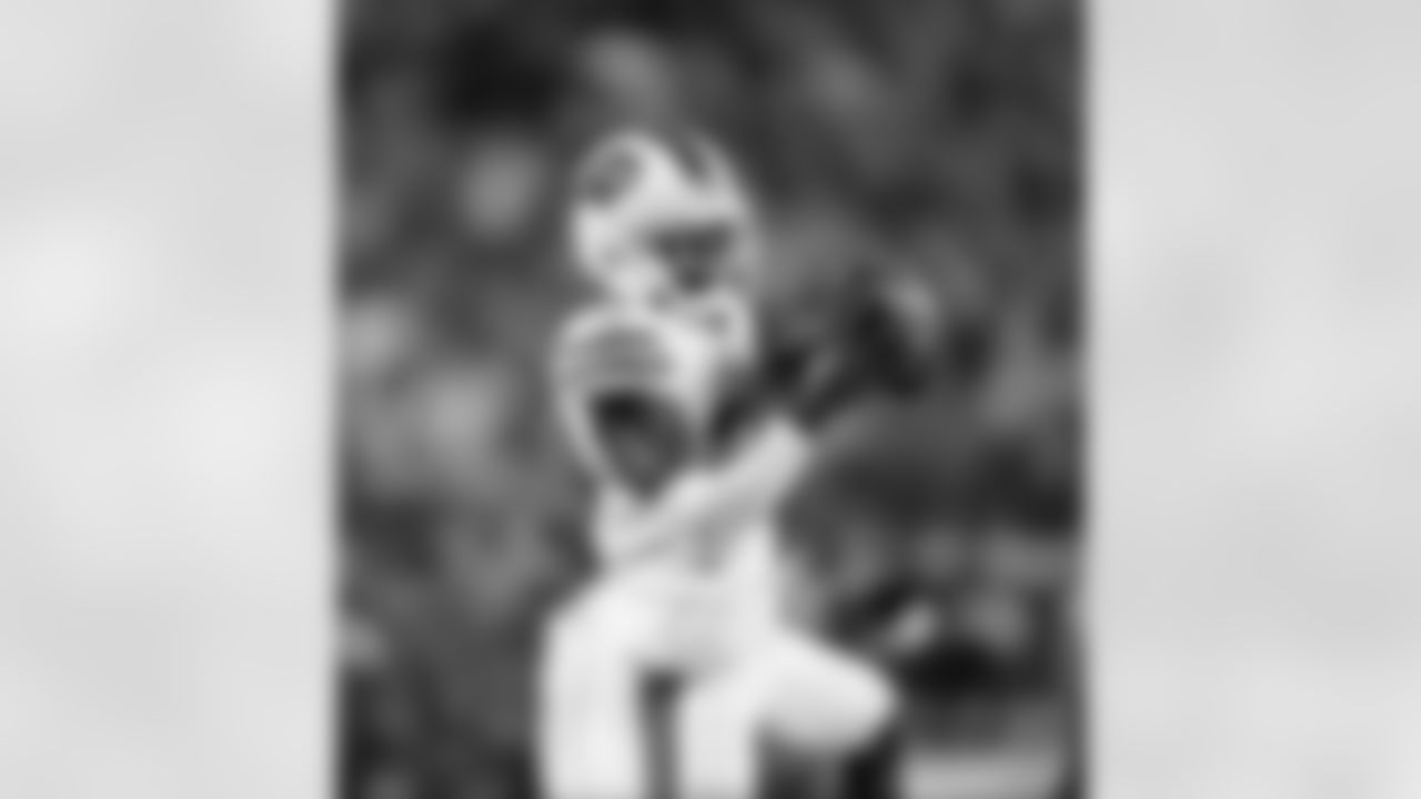Tre'Davious White, CB – White recovered a fumbled snap in Week 5 on Kansas City's last drive, which allowed Buffalo to run out the clock to ensure a victory.
Photo by Craig Melvin