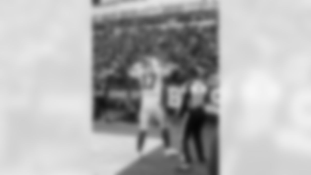 Josh Allen (17) 4th quarter touchdown. Buffalo Bills vs Miami Dolphins at Highmark Stadium, October 31, 2021. Photo by Bill Wippert