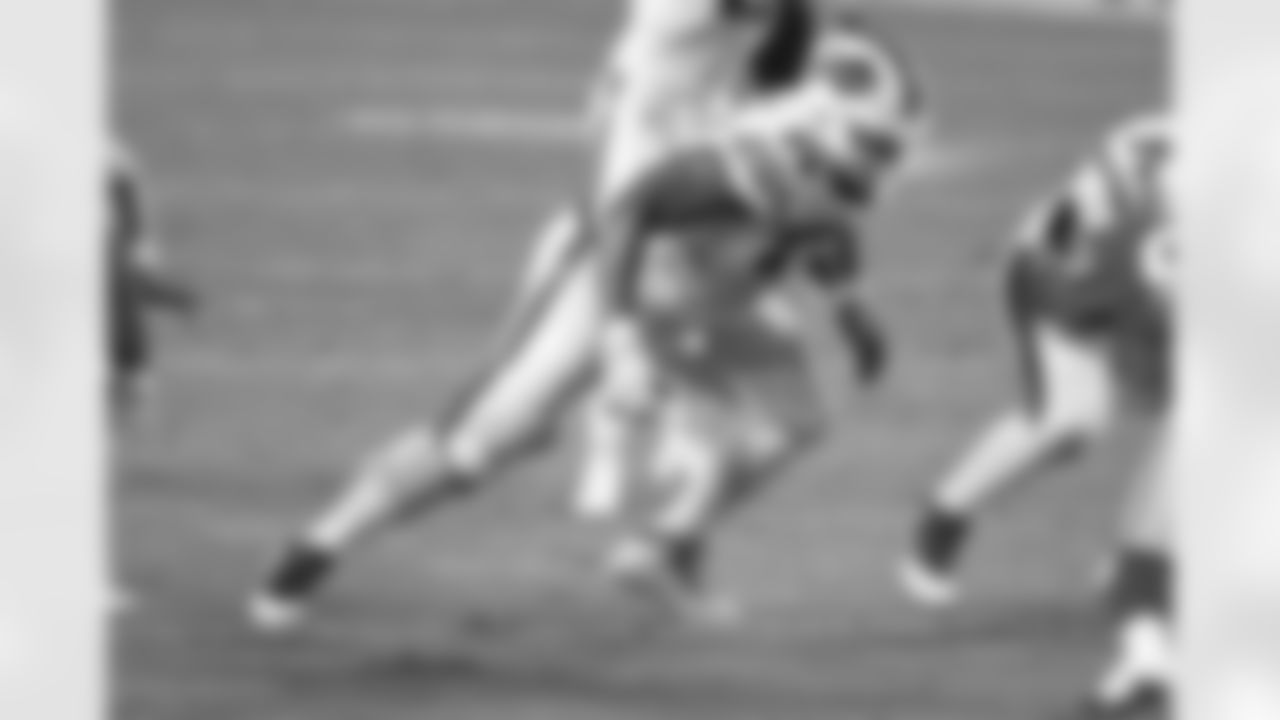 Jon Feliciano (76) Buffalo Bills vs San Francisco 49ers, December 7, 2020 at State Farm Stadium-Glendale, AZ.
Photo by Norm Hall