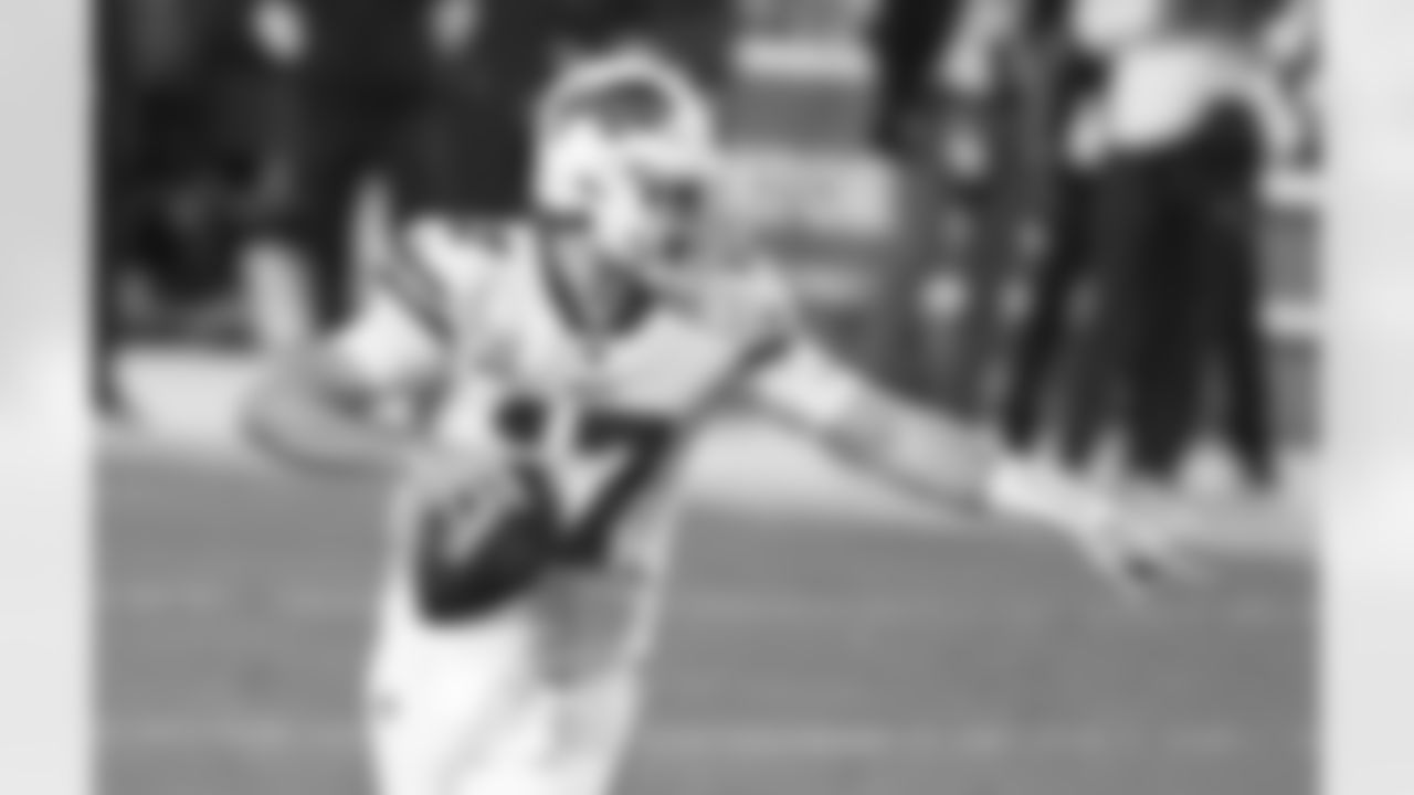Josh Allen (17) Buffalo Bills vs San Francisco 49ers, December 7, 2020 at State Farm Stadium-Glendale, AZ.
Photo by Norm Hall