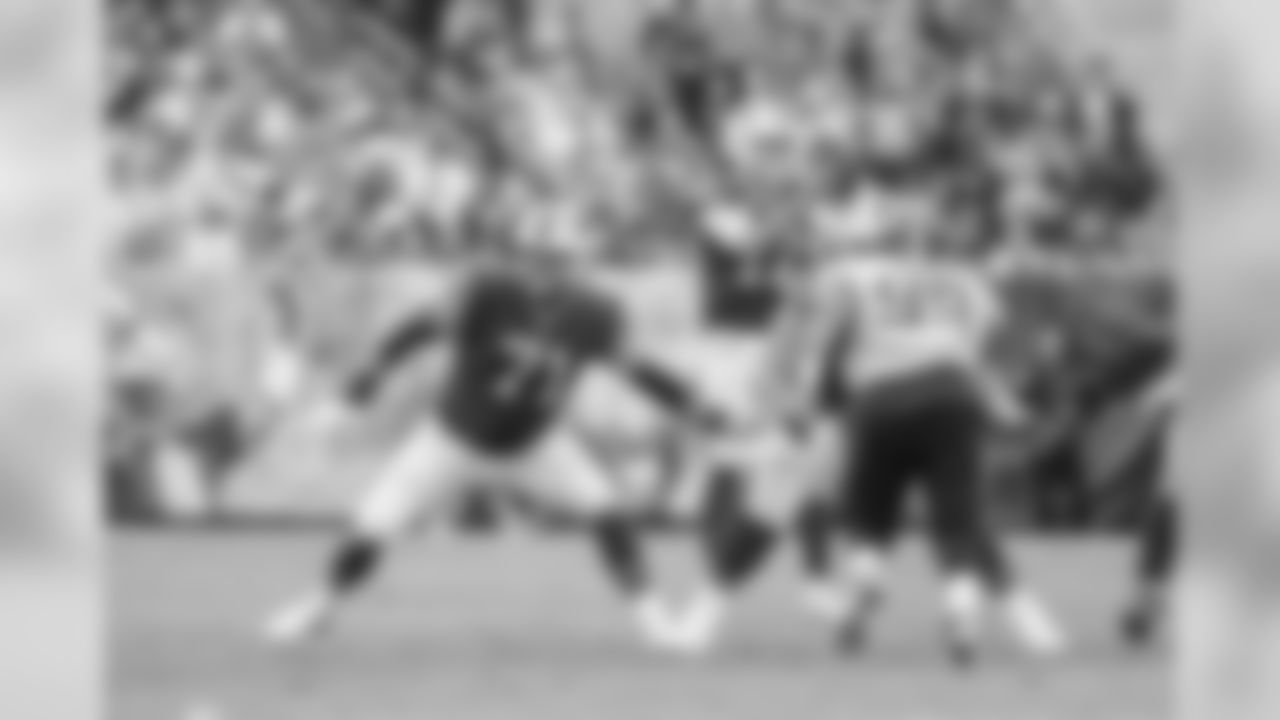 #71 Ryan Bates, Offensive Line
After being acquired via trade prior to the 2019 regular season, Ryan Bates was in Buffalo's rotation up front with his ability to play every spot on the offensive line. His versatility should help him in some of the position battles that are likely to take place on the OL.
Buffalo Bills offensive tackle Ryan Bates (71)/ Buffalo Bills vs Tennessee Titans at Nissan Stadium on October 6, 2019 . Photo by Craig Melvin