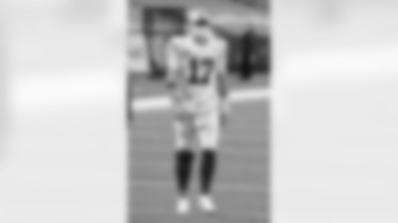 Josh Allen (17) Buffalo Bills vs Los Angeles Chargers, November 29, 2020 at Bills Stadium.
Photo by Sara Schmidle