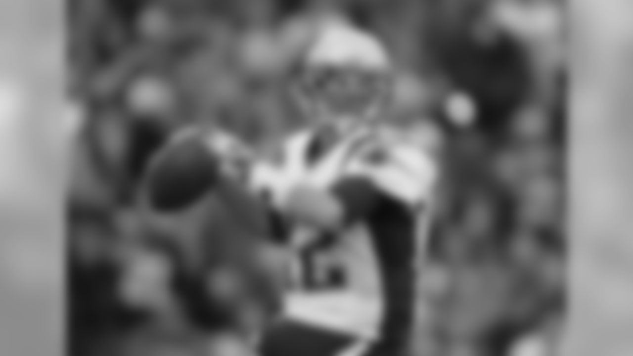 New England Patriots' Tom Brady throws during the first quarter of an NFL football game against the Buffalo Bills in Orchard Park, N.Y., Sunday, Sept. 30, 2012. (AP Photo/Gary Wiepert)