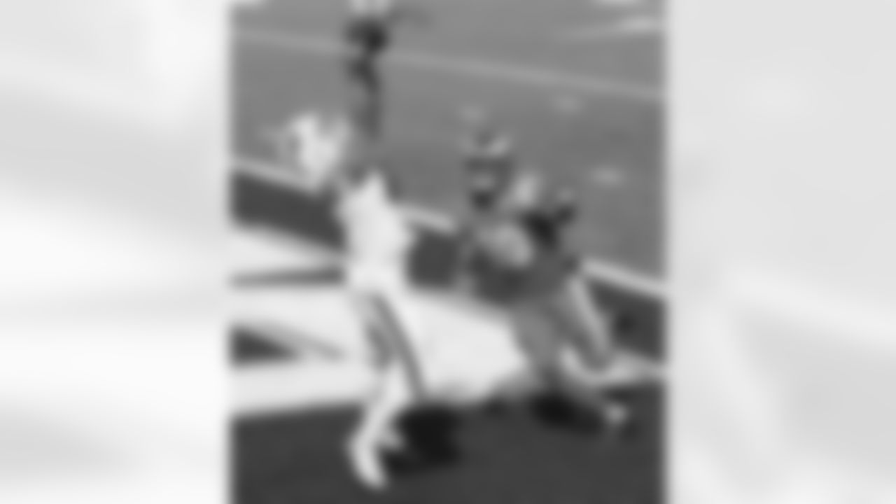 Buffalo Bills vs Los Angeles Rams, September 27, 2020 at Bills Stadium. Tyler Kroft (81) catches the game winning touchdown from Josh Allen with seconds to play.
Photo by Craig Melvin