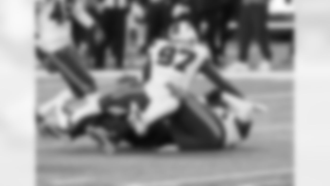 Quinton Jefferson (90) sack Buffalo Bills vs New England Patriots at Gillette Stadium on December 28, 2020. Photo by Craig Melvin