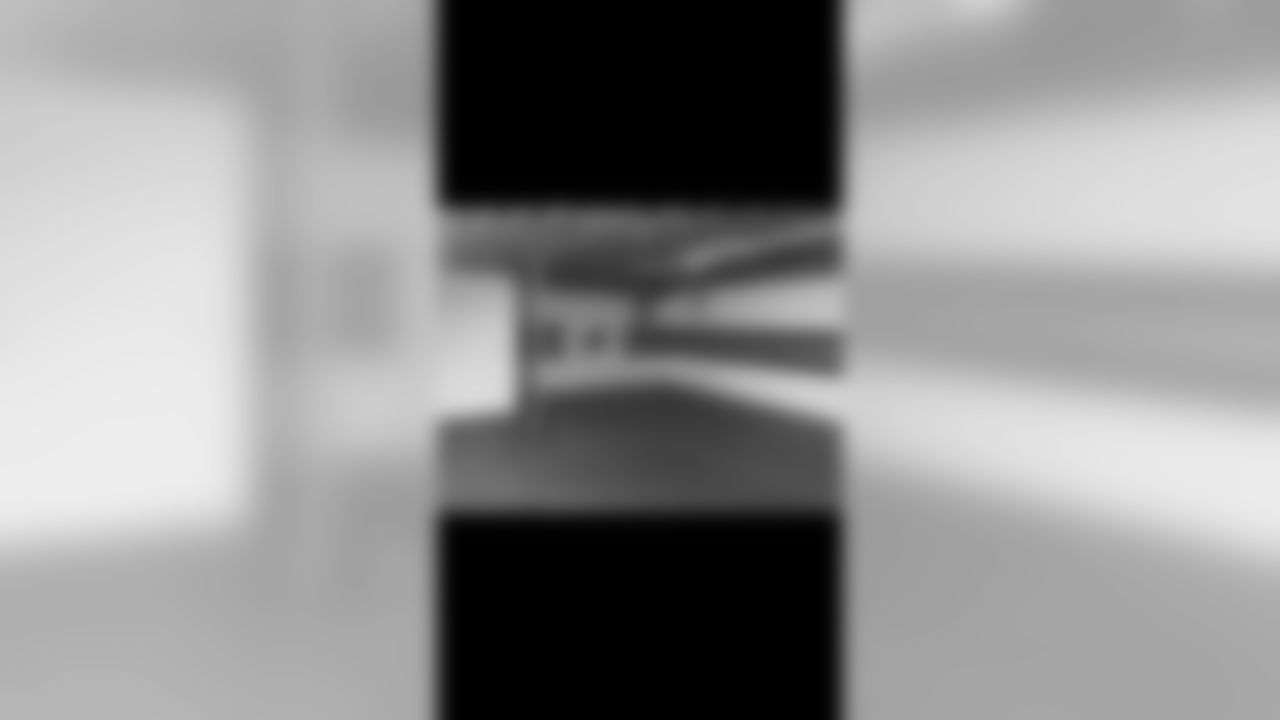 DgatTj_VAAANUxt