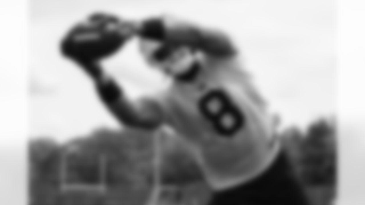 O.J. Howard (8). Week Three of Buffalo Bills OTA's on June 6, 2022. Photo by Ben Green