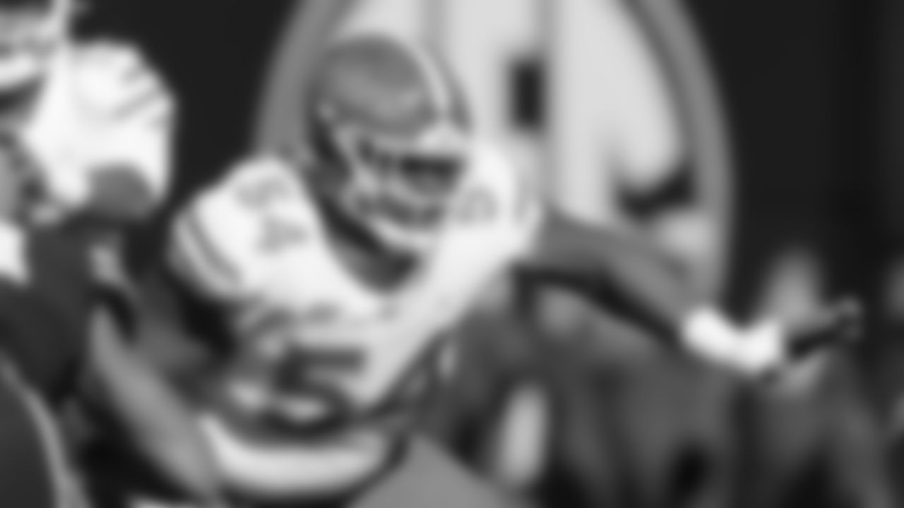 No. 27 – OG O'Cyrus Torrence, Florida
The Bills' 2022 offensive line was a patchworked mishmash and arguably the weakest position group on the entire roster. Torrence can easily take over the left guard spot left vacant by 34-year-old impending free agent Rodger Saffold. (PFF, Michael Renner)
