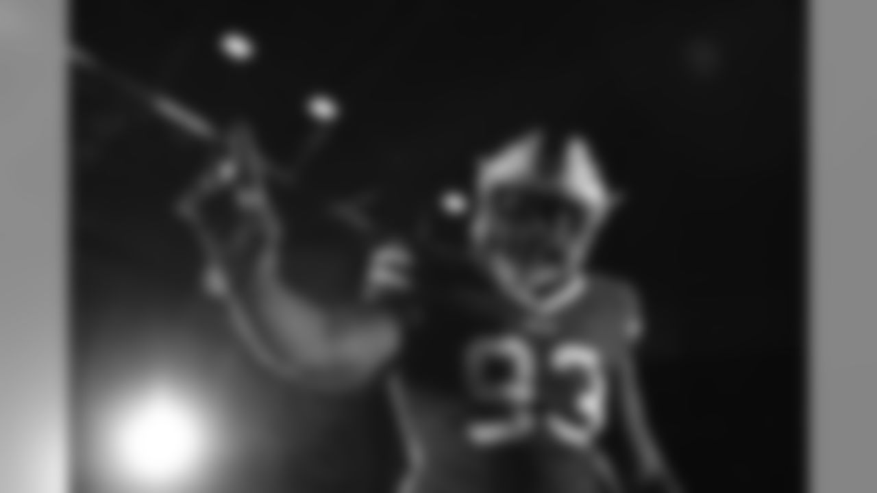 DT Nigel Williams, No. 93
