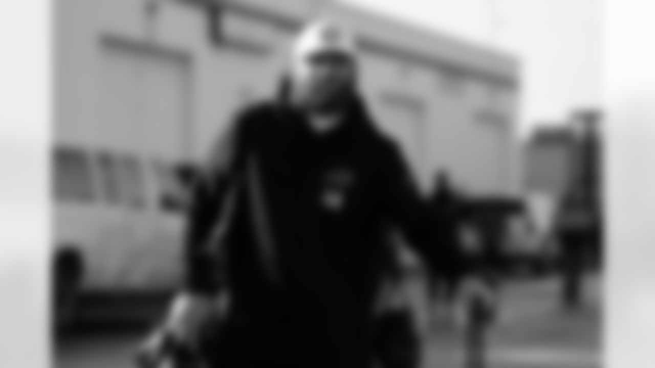 Tyler Matakevich (44). Buffalo Bills depart for Tampa Bay, December 11, 2021. Photo by Ben Green