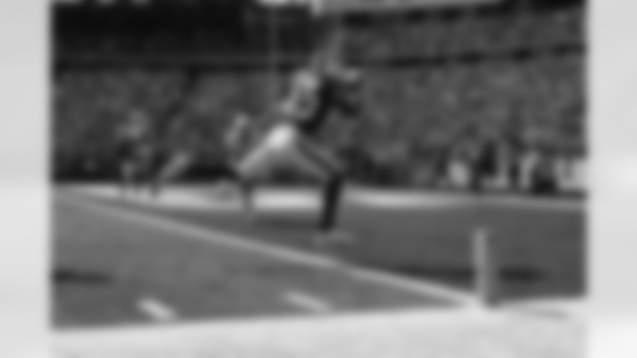 Buffalo Bills vs Miami Dolphins, Regular Season, October 01, 2023 at Highmark Stadium.