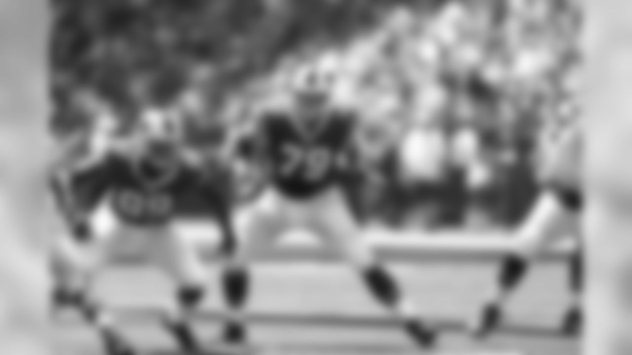 #79 OT Erik Pears