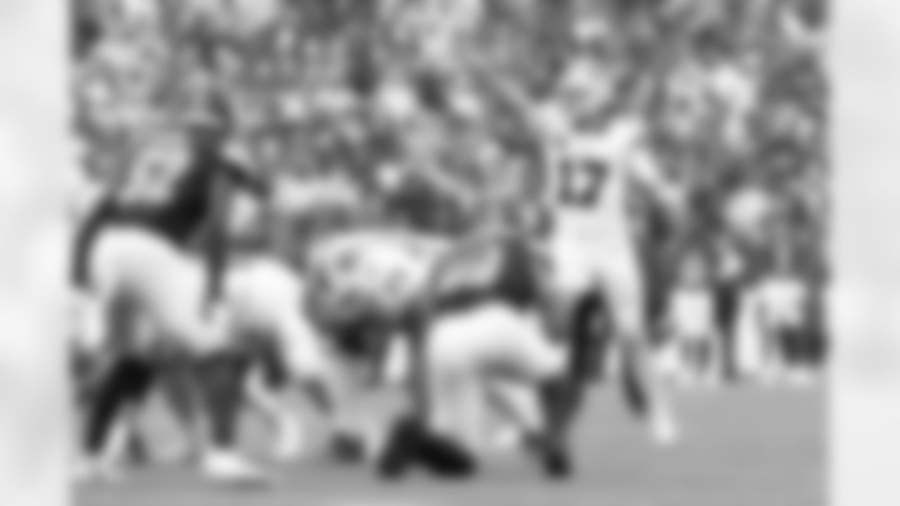 Washington Commanders vs Buffalo Bills, Regular Season, September 24, 2023 at FedEx Field.