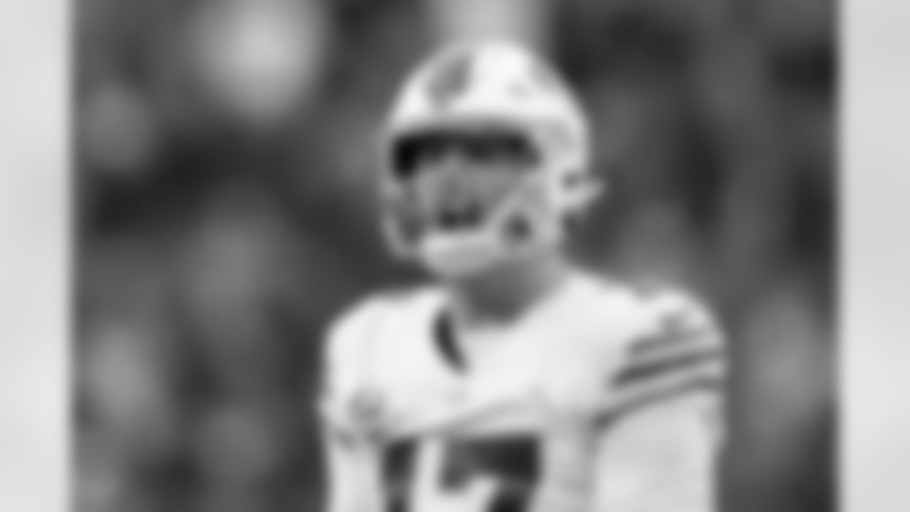 Josh Allen (17) 4th quarter touchdown. Buffalo Bills vs Miami Dolphins at Highmark Stadium, October 31, 2021. Photo by Ben Green