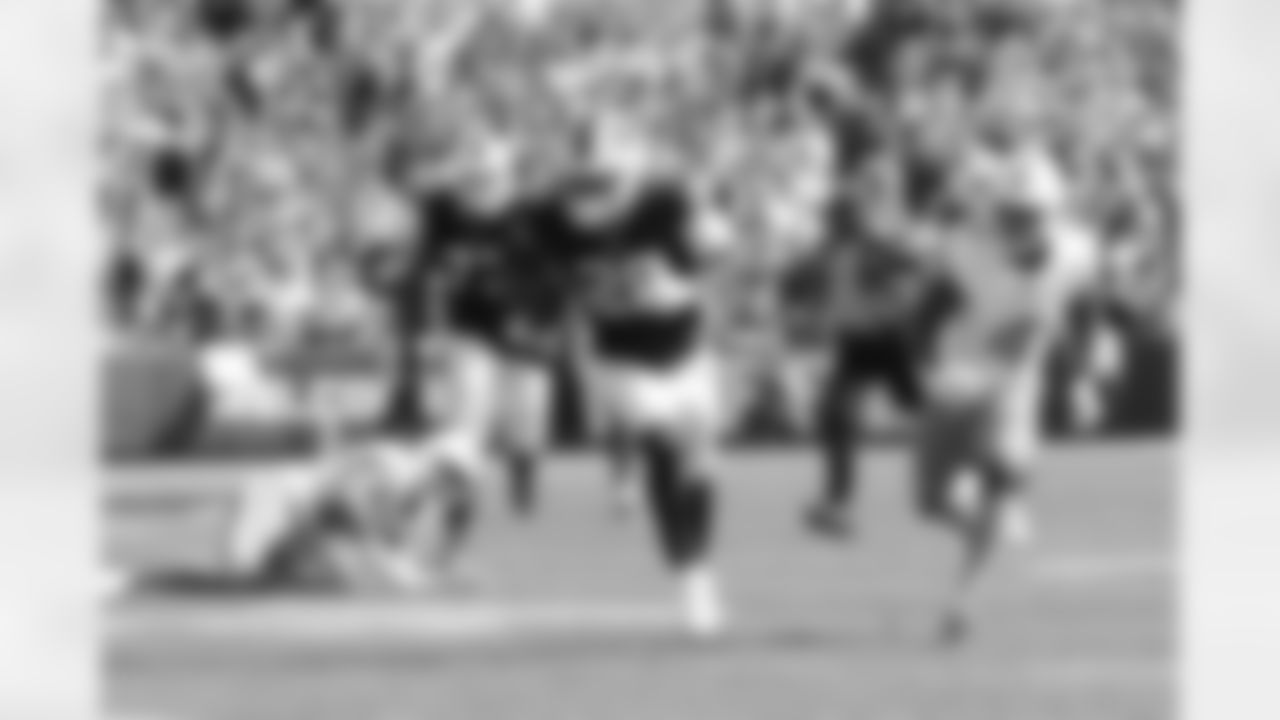 Buffalo Bills vs Miami Dolphins, Regular Season, October 01, 2023 at Highmark Stadium.