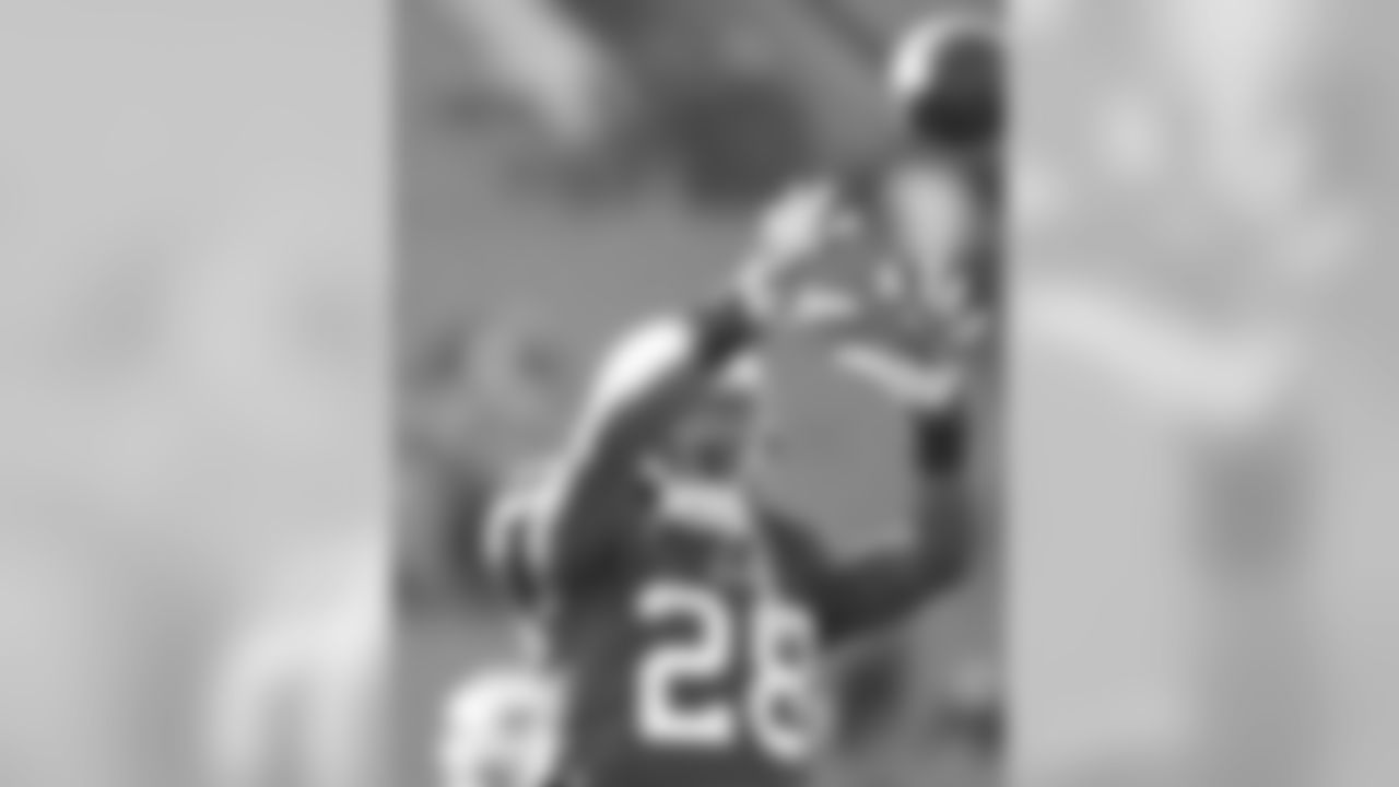 E.J. Gaines #28, CB